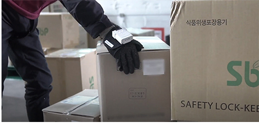 moving-boxes-from-warehouse